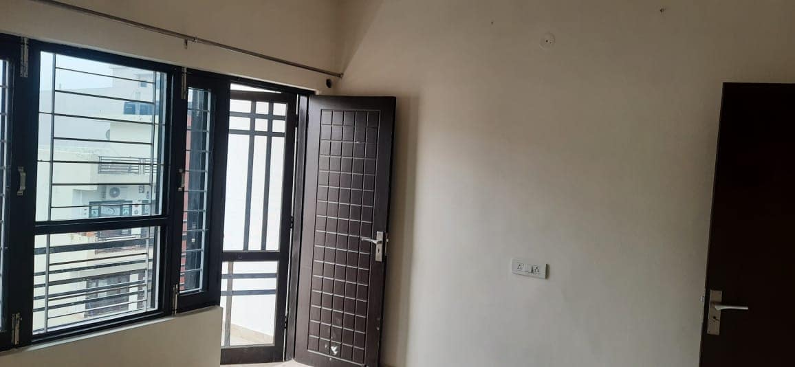 WhatsApp Image 2024-05-02 at 22.31.56