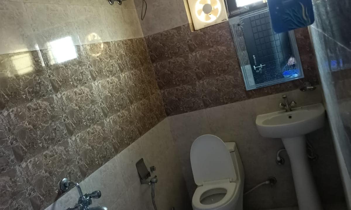 WhatsApp Image 2024-05-02 at 22.31.57 (1)